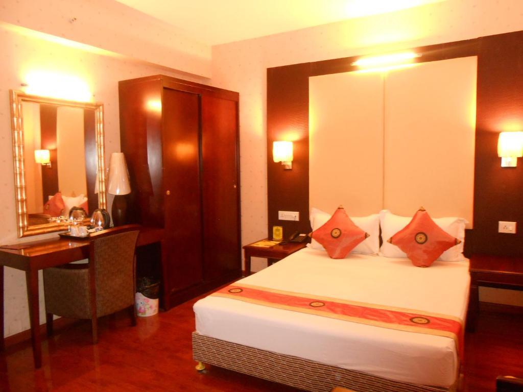 Astoria Hotel Колката Екстер'єр фото